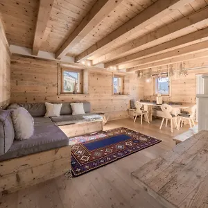 Appartamento Nevesole - Charming Flat Near Dolomiti Slopes, San Vito di Cadore